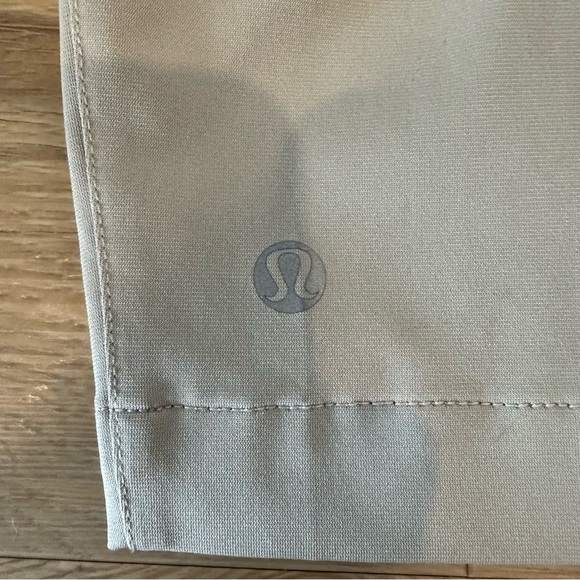 Lululemon Women’s Club golf Short size 4 in Mojave Tan W7796S Bermuda 9” inseam - Picture 8 of 14